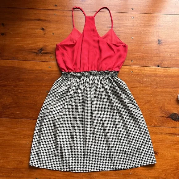 Buttons Dress - Picture 2 of 10